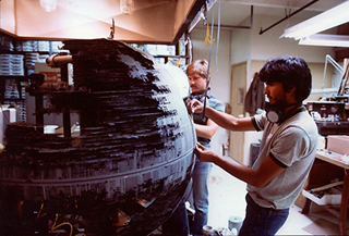 Illustration for article titled The paintings of Star Wars matte painter Frank Ordaz